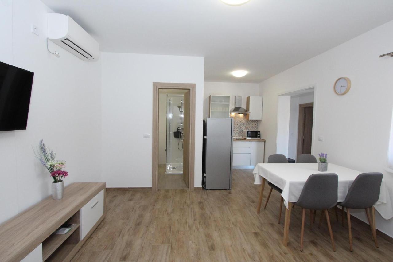 Apartments Eni Rovinj Exterior foto